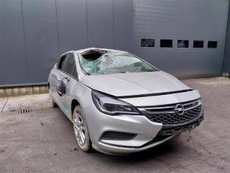 Salvage car Opel Astra  2019/4