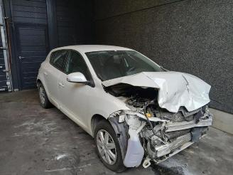 Coche siniestrado Renault Mégane Megane III Berline (BZ), Hatchback 5-drs, 2008 / 2017 1.2 16V TCE 115 2014/4