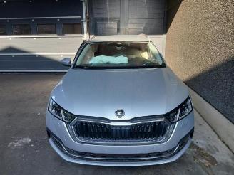 Skoda Octavia Octavia Combi (NXAC), Combi 5-drs, 2019 1.0 TSI e-TEC 12V picture 2