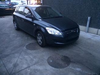 Uttjänta bilar auto Kia Cee d 1400 benzine 2009/1