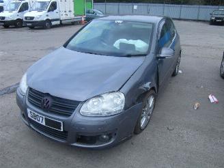 Coche siniestrado Volkswagen Golf 2000cc benzine 2011/1