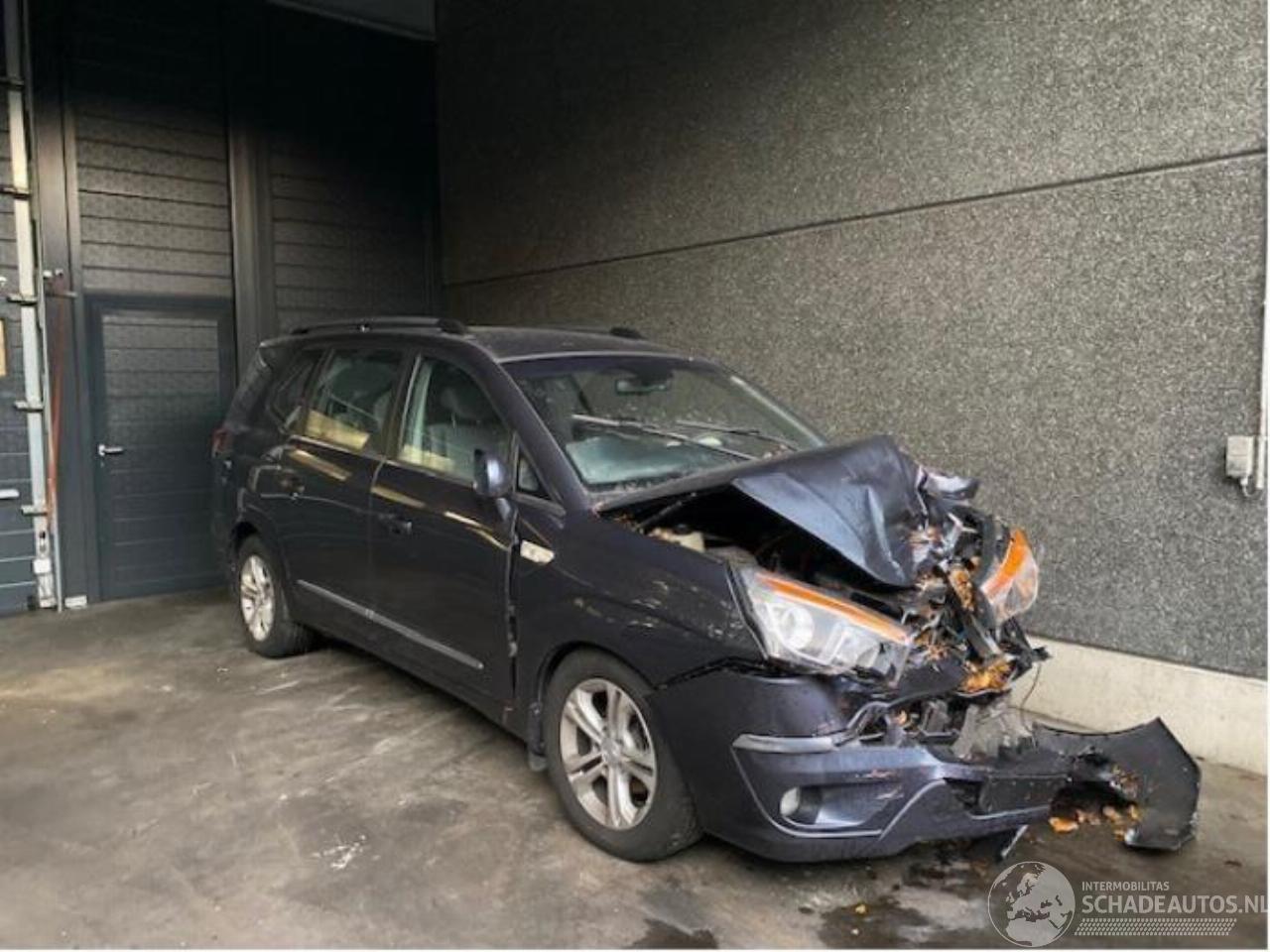 Ssang yong Rodius Rodius, MPV, 2005 2.2 SV 220 e-XDi 16V 4WD