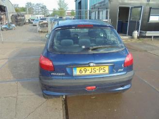 Peugeot 206 206 (2A/C/H/J/S), Hatchback, 1998 / 2012 1.6 16V picture 3