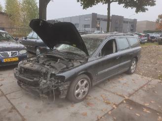 Salvage car Volvo V-70 2.5t 2003/1