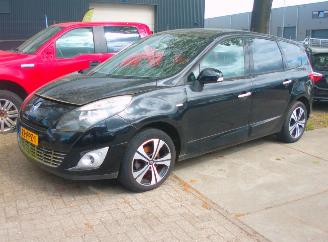 uszkodzony samochody osobowe Renault Scenic bose 7 persoons 2011/3