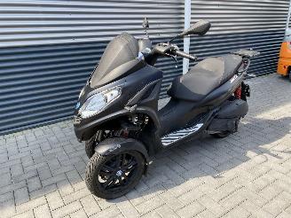 damaged motor cycles Piaggio MP3 300 HSE 2019/12