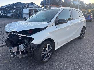 rozbiórka samochody osobowe Mercedes B-klasse w246 2014/12