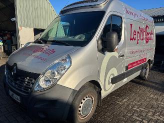 Coche siniestrado Renault Master  2013/1
