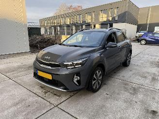 skadebil auto Kia Stonic 1.0 T-GDI MHEV DynamicPlusLIne -AUTOMAAT-NAVI-CAMERA-PDC 2023/6