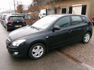 Unfallwagen Hyundai I-30 1.4 I DYNAMIC 2010/3