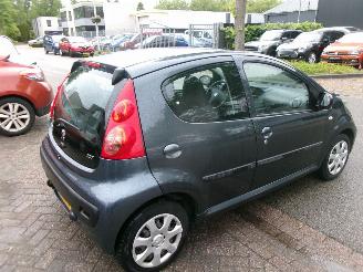 Peugeot 107 1.0-12V XS picture 6