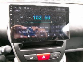 Peugeot 107 1.0-12V XS picture 14