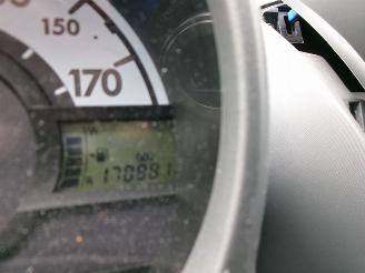 Peugeot 107 1.0-12V XS picture 16