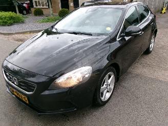 uszkodzony samochody osobowe Volvo V-40 2.0 D2 MOMENTUM BUSINESS 2015/7