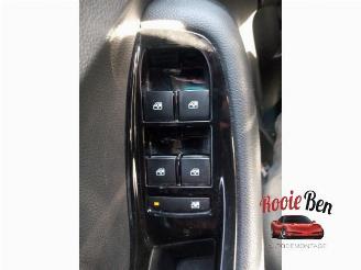 Chevrolet Orlando Orlando (YYM/YYW), MPV, 2010 / 2015 1.8 16V VVT Bifuel picture 15