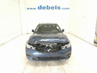 krockskadad bil auto BMW 3-serie D 2022/3