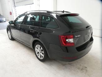 Skoda Octavia AMBITION picture 4