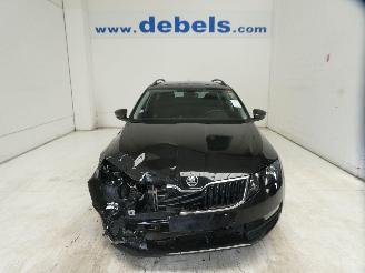 krockskadad bil auto Skoda Octavia AMBITION 2020/7