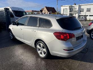 Opel Astra SPORTSTOURER picture 11