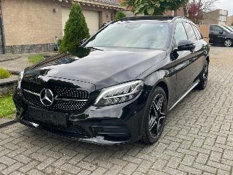 Vaurioauto  passenger cars Mercedes C-klasse 300 de AMG Line PANO LED NAVI CAMERA MOTOR DEFECT 2020/1