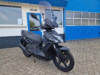 dañado ciclomotor Kymco  AGILITY 16+ NEW MOD 45KM 2019/9