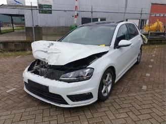 Coche siniestrado Volkswagen Golf Golf VII (AUA), Hatchback, 2012 / 2021 1.4 TSI BlueMotion Technology 125 16V 2017