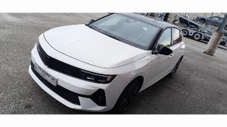 Vrakbiler auto Opel Astra Astra L (F3/FB/FM/FP), Hatchback 5-drs, 2021 Electric 54/58 kWh 2025/9