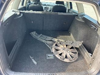 Volkswagen Passat 1.6 TDI 16V Bluemotion Combi/o  Diesel 1.598cc 77kW (105pk) FWD 2010-08/2014-12  CAYC picture 34