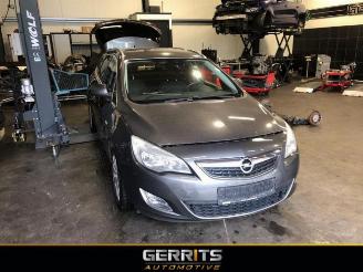 Opel Astra Astra J Sports Tourer (PD8/PE8/PF8), Combi, 2010 / 2015 1.3 CDTI 16V ecoFlex picture 2