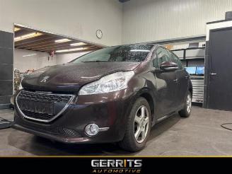 Vrakbiler auto Peugeot 208 208 I (CA/CC/CK/CL), Hatchback, 2012 / 2019 1.2 Vti 12V PureTech 82 2013/6