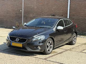 Schadeauto Volvo V-40 2.0 D2 R DESIGN NAP 2015/1