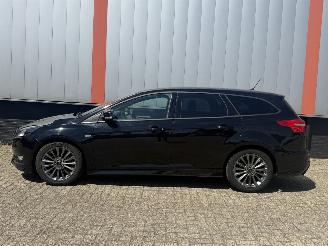 Ford Focus 1.0 Titanium ST Line picture 23