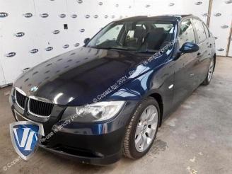 Salvage car BMW 3-serie 3 serie (E90), Sedan, 2005 / 2011 318i 16V 2010/6