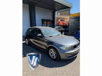 Coche siniestrado BMW 1-serie 1 serie (E87/87N), Hatchback 5-drs, 2003 / 2012 118i 16V 2011/8