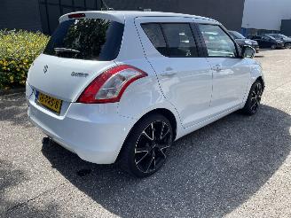 krockskadad bil auto Suzuki Swift 1.2 5drs 2011/10