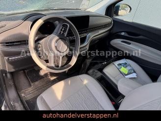 Fiat 500E 500 e La Prima 87KW  Cabriolet picture 17